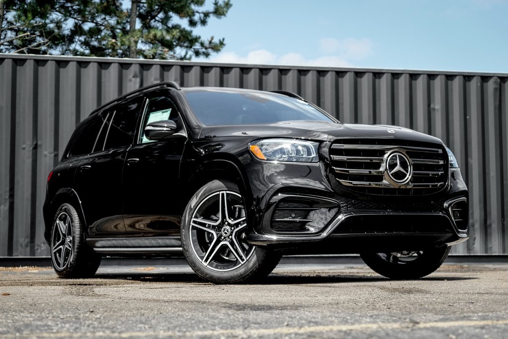 2025 Mercedes-Benz GLS Base's photo