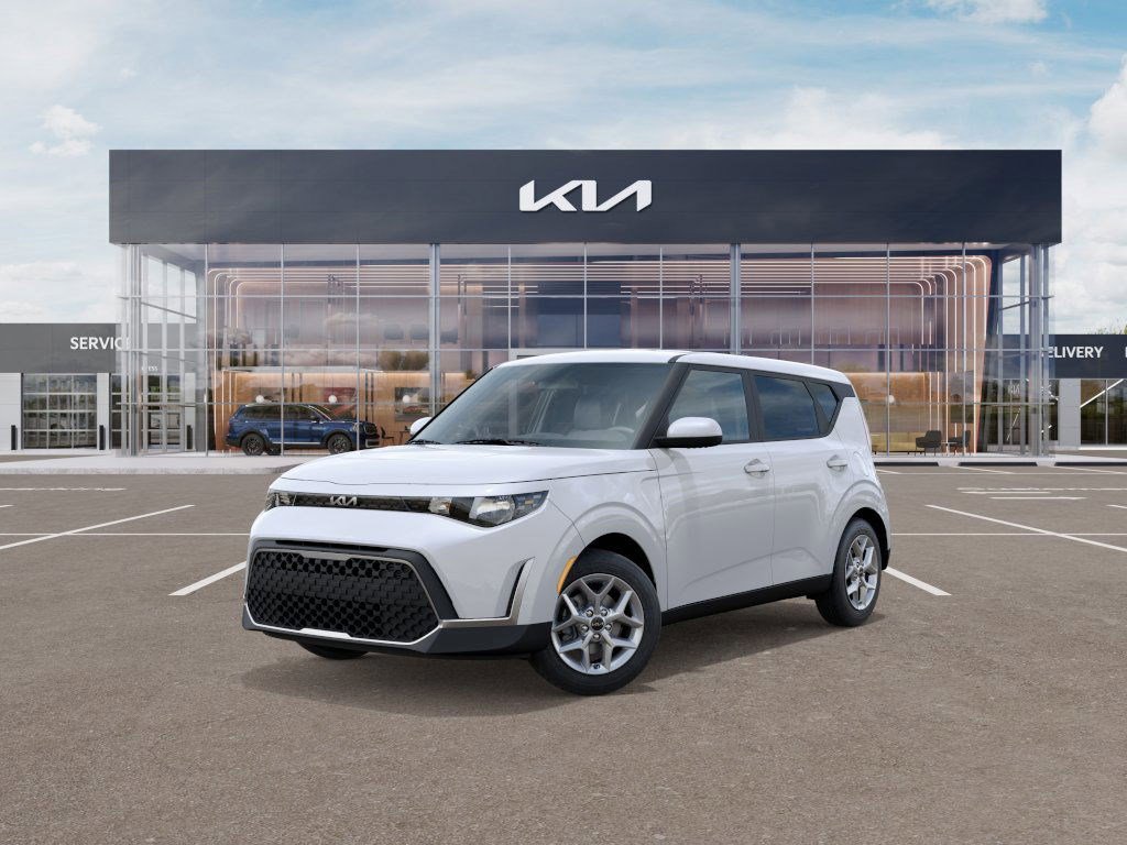 2025 Kia Soul LX photo 2