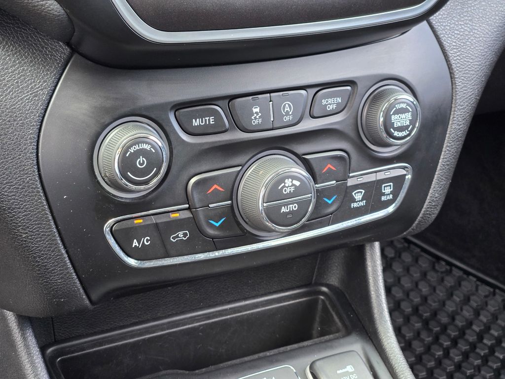 2021 Jeep Cherokee Trailhawk photo 20
