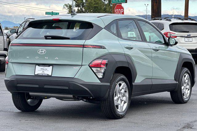 2026 Hyundai Kona SE photo 3