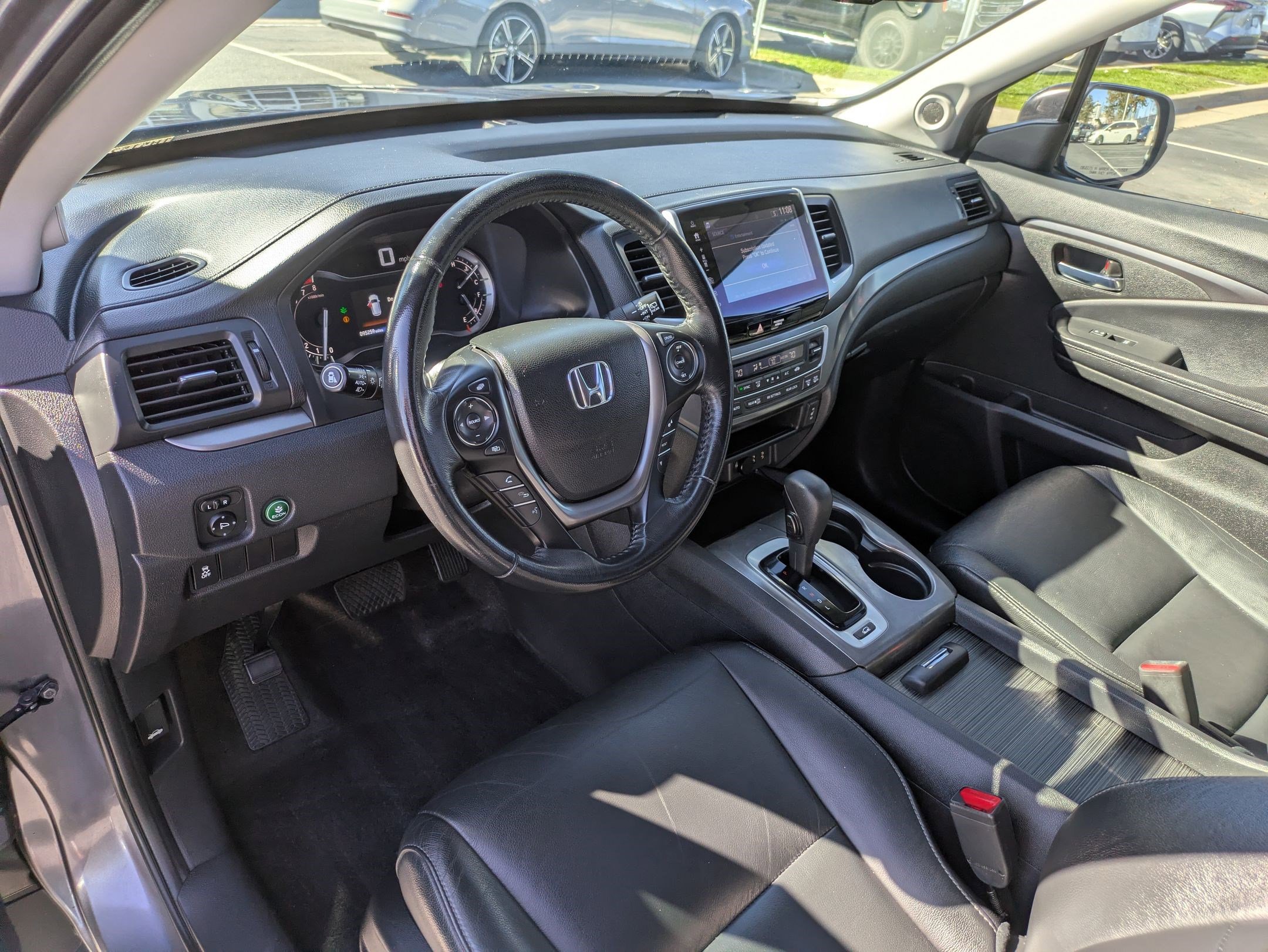 2017 Honda Pilot EX-L photo 12