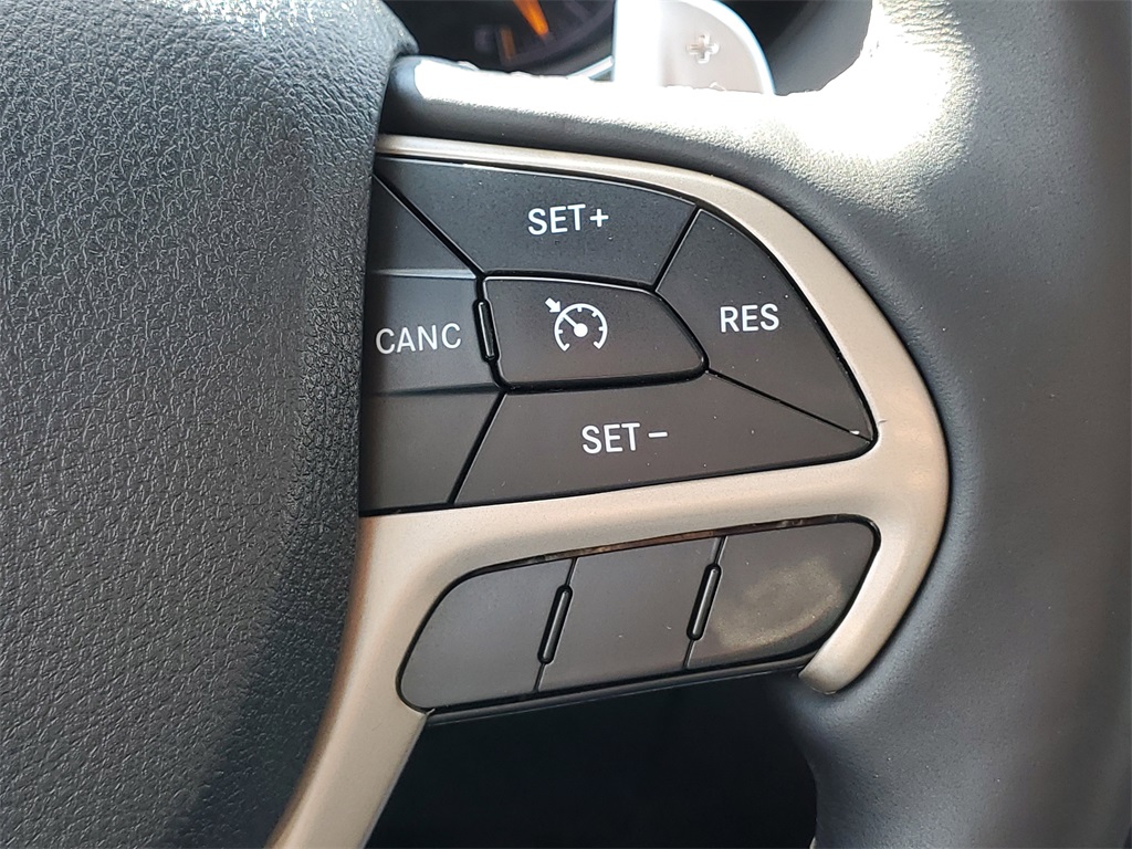 2014 Jeep Grand Cherokee Overland photo 23