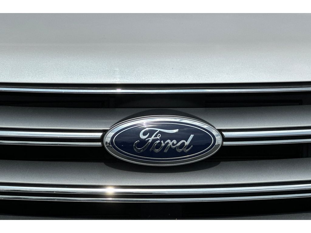 2018 Ford Edge SEL photo 11
