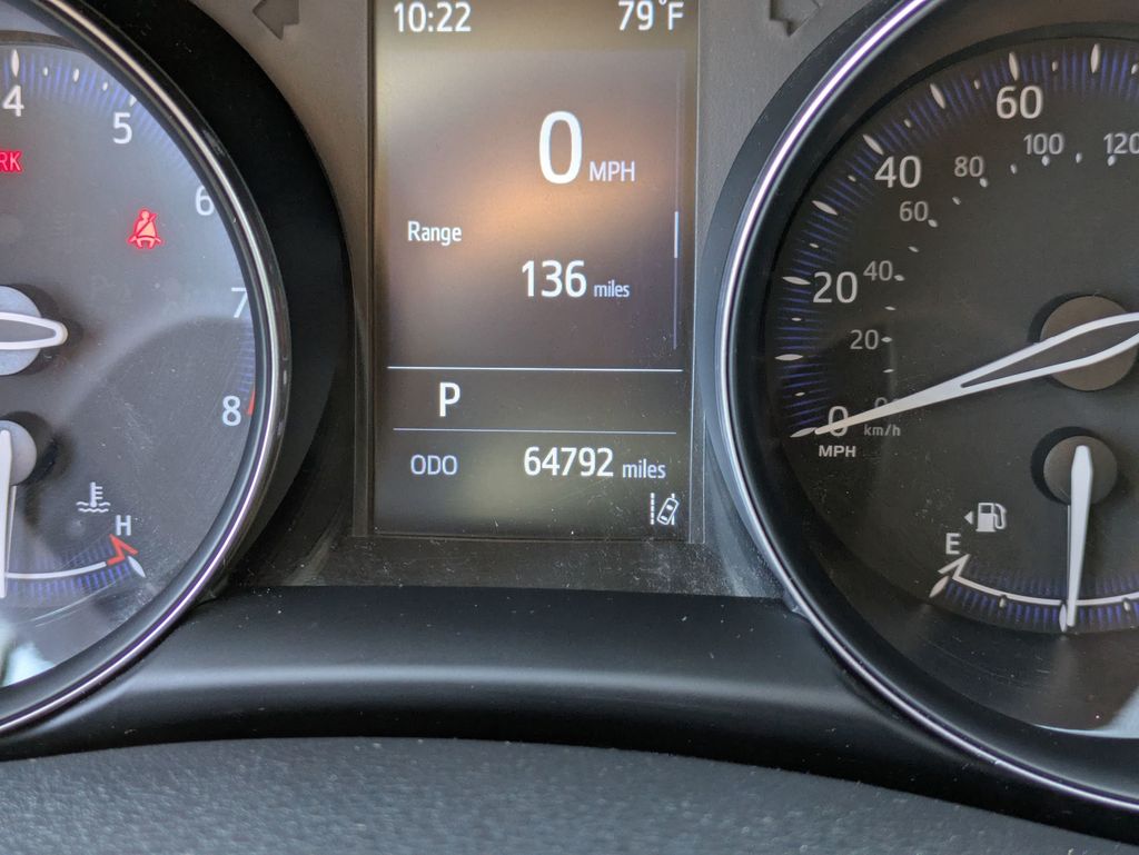 2021 Toyota C-HR LE photo 13