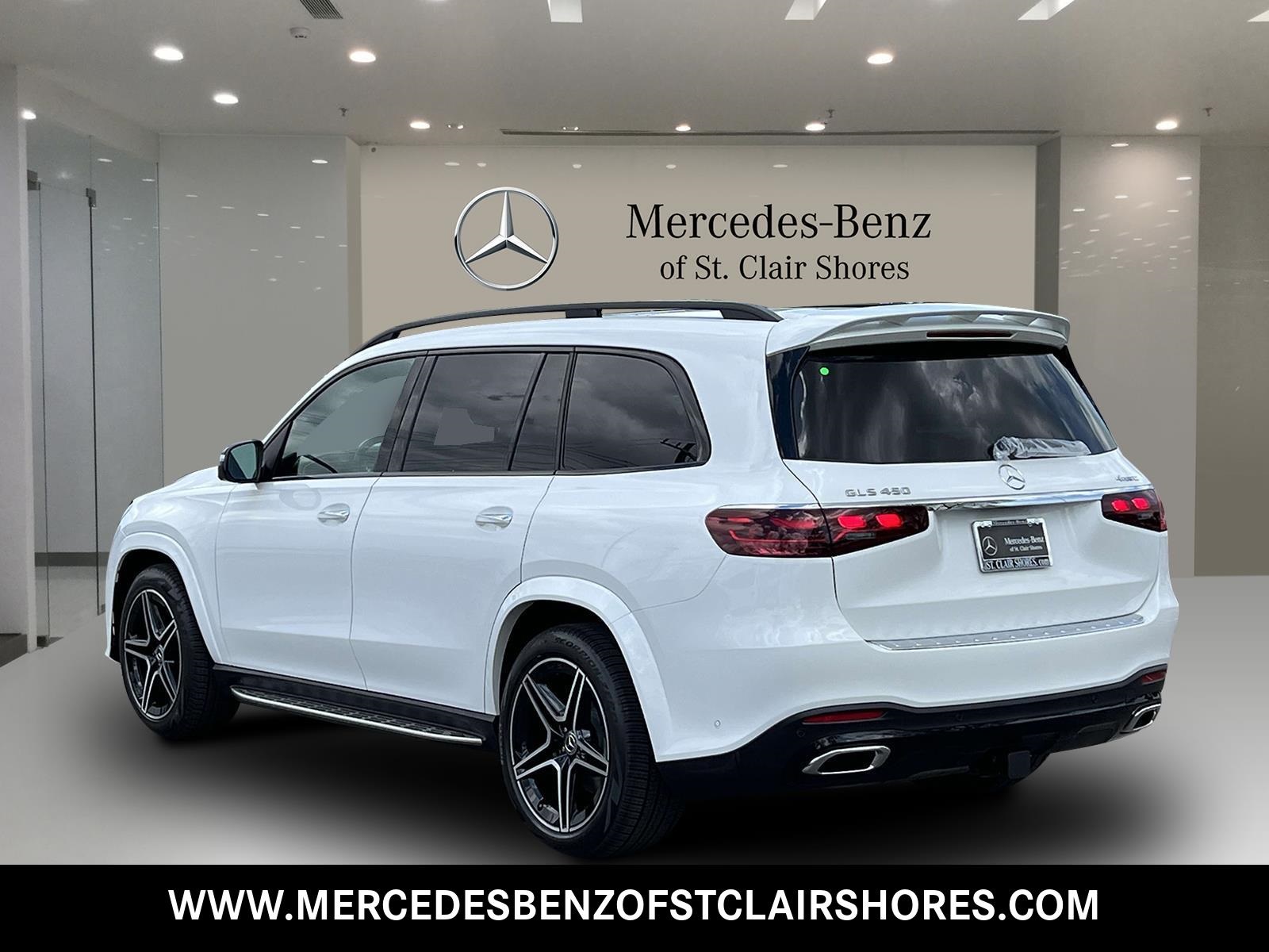 2025 Mercedes Benz GLS 450 4MATIC photo 3