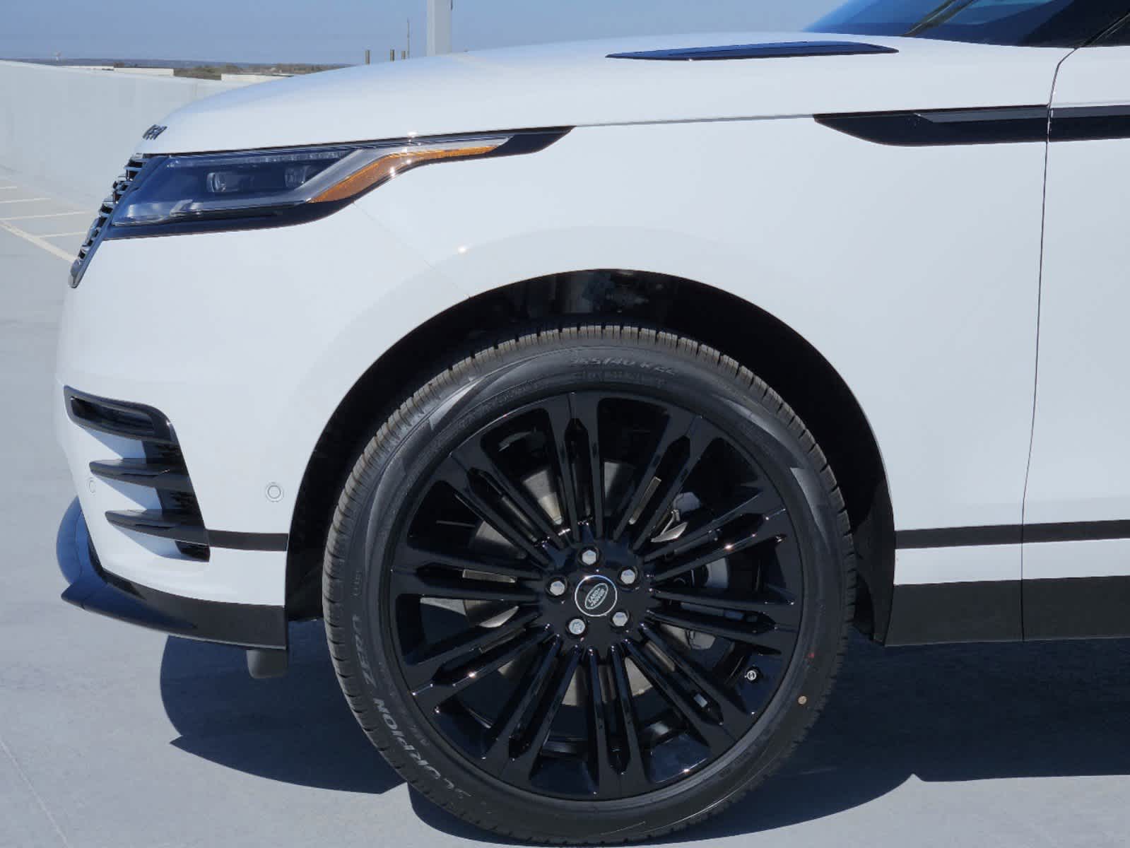 2026 Land Rover Range Rover Velar SE photo 6