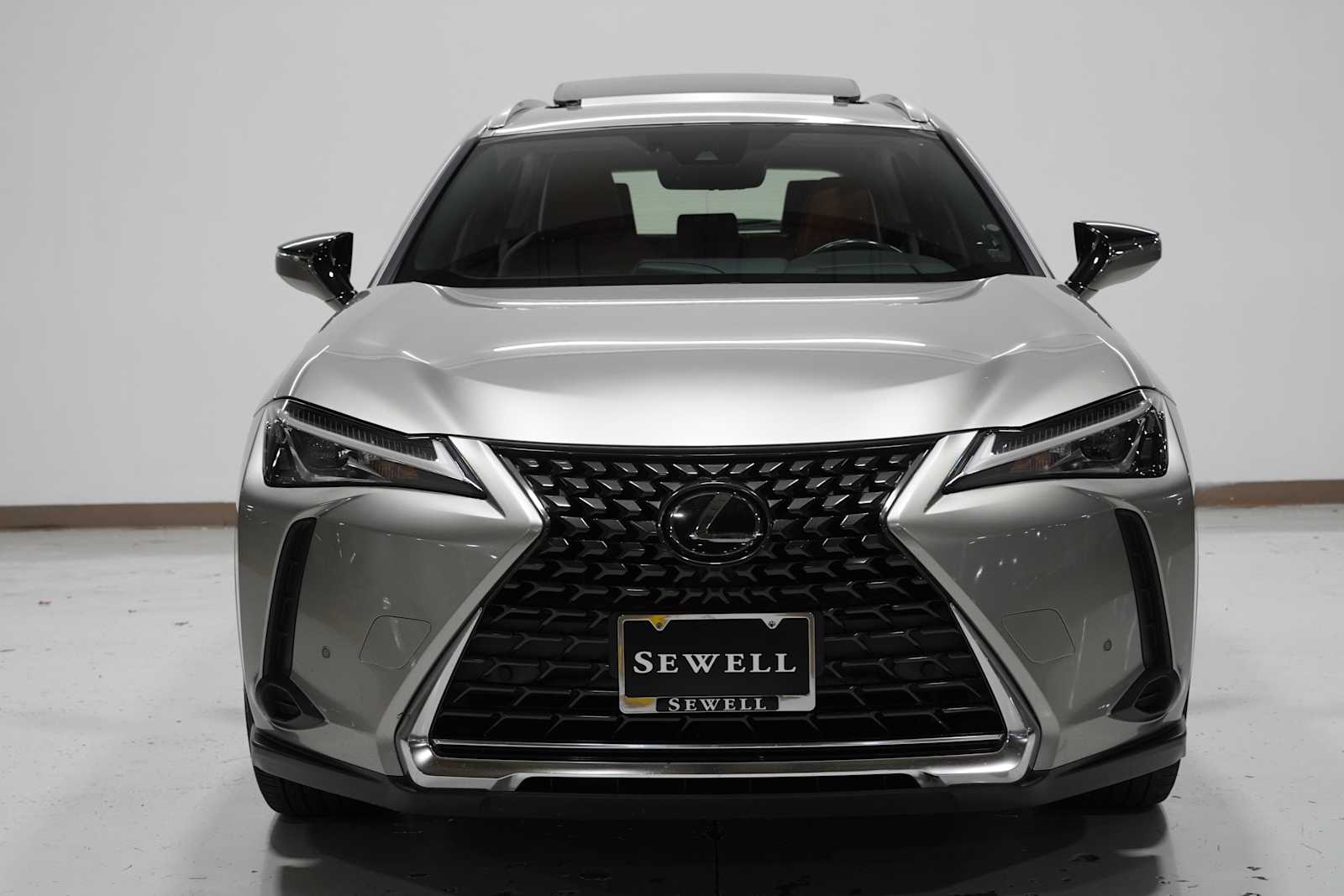 2019 Lexus UX 200 photo 2