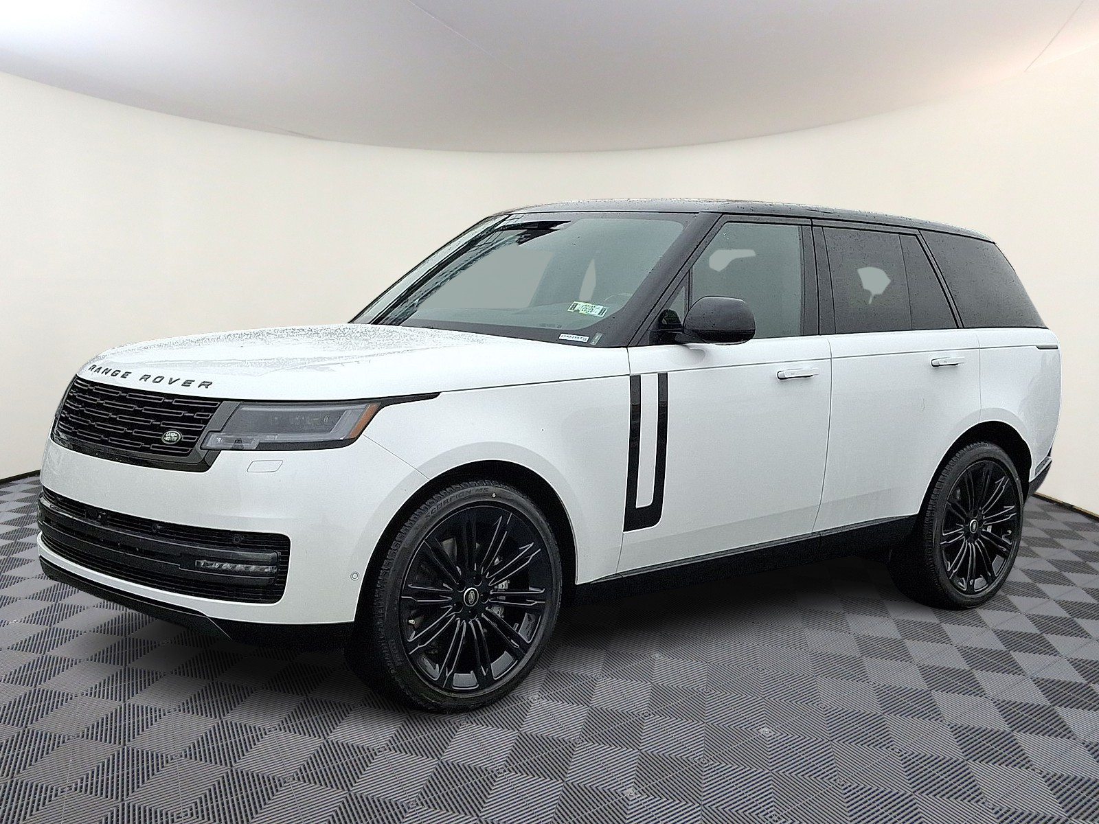 2025 Land Rover Range Rover SE's photo