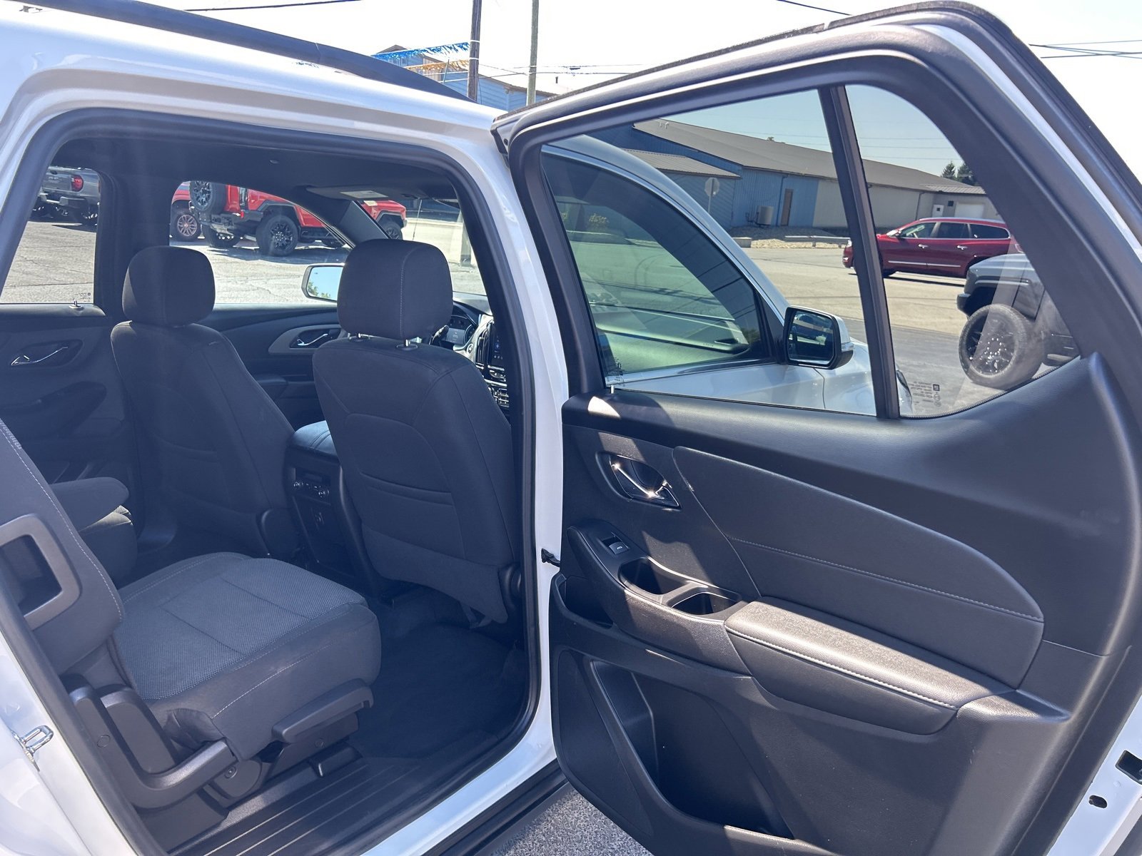 2023 Chevrolet Traverse Cloth photo 36