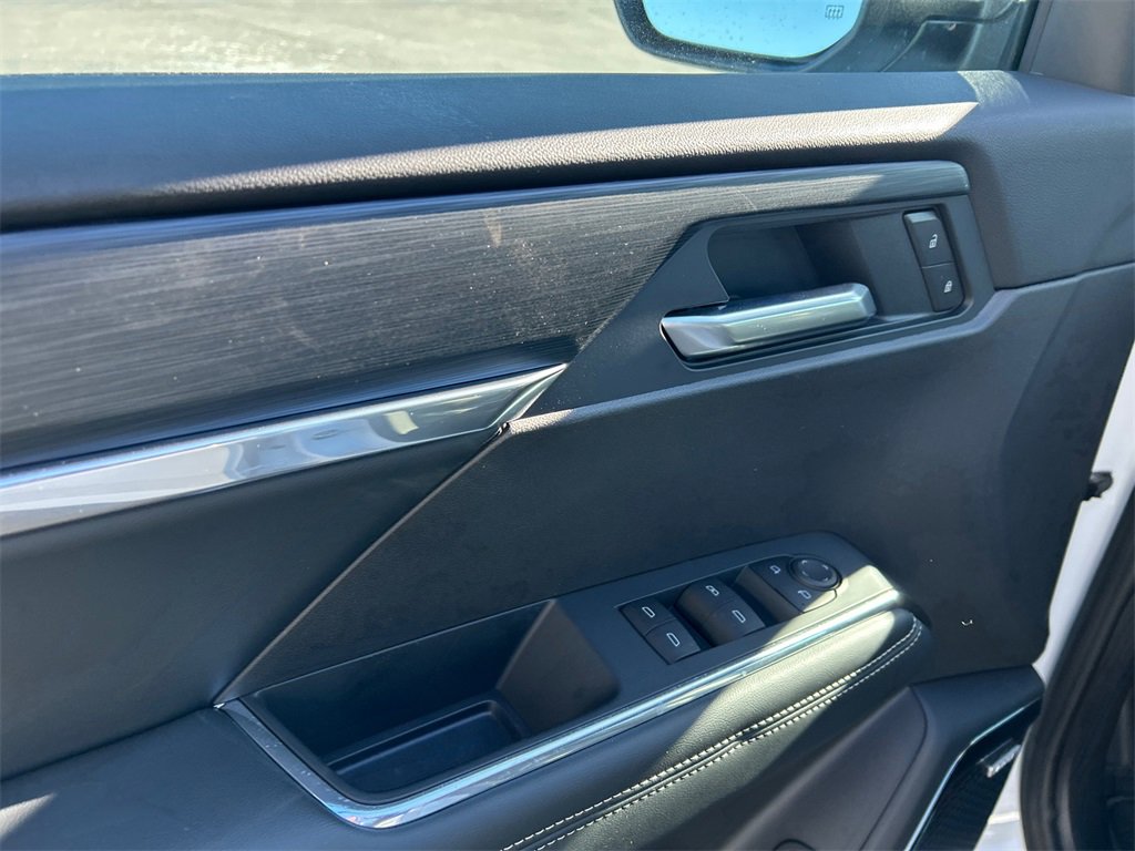 2026 GMC ACADIA - Image 13