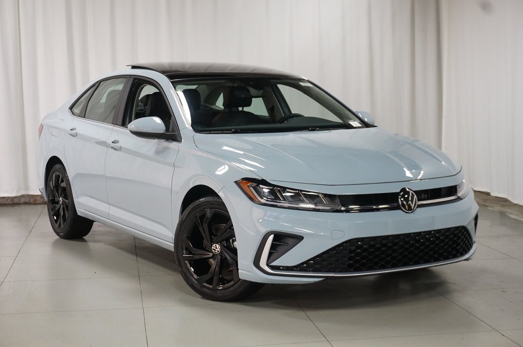 2025 Volkswagen Jetta 1.5T SE photo 2