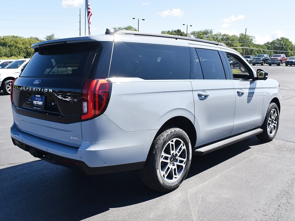 2025 Ford Expedition MAX photo 11