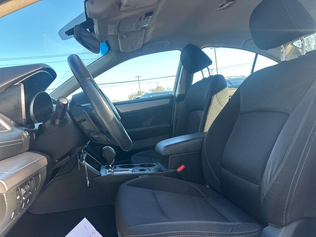 2019 Subaru Legacy 2.5i photo 3