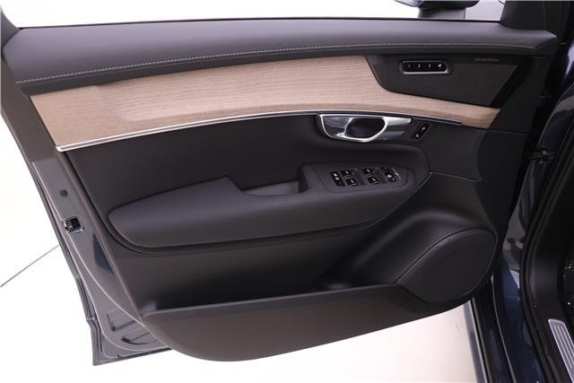 2026 Volvo XC90 B5 Plus photo 14