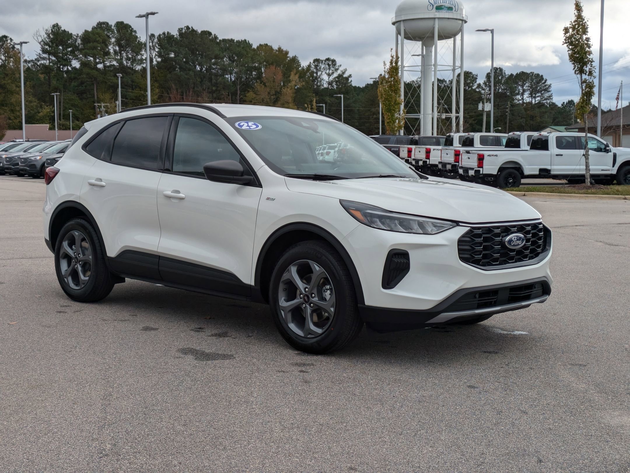 2025 Ford Escape ST-Line photo 2