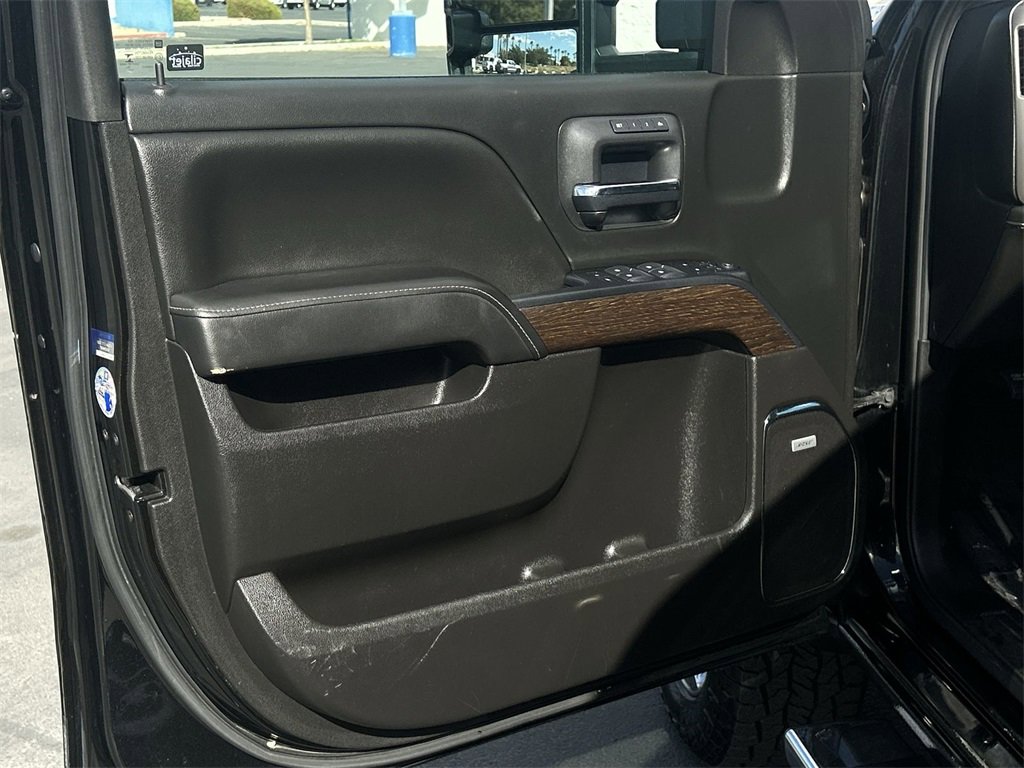 2019 Gmc Sierra 2500 HD Denali photo 3