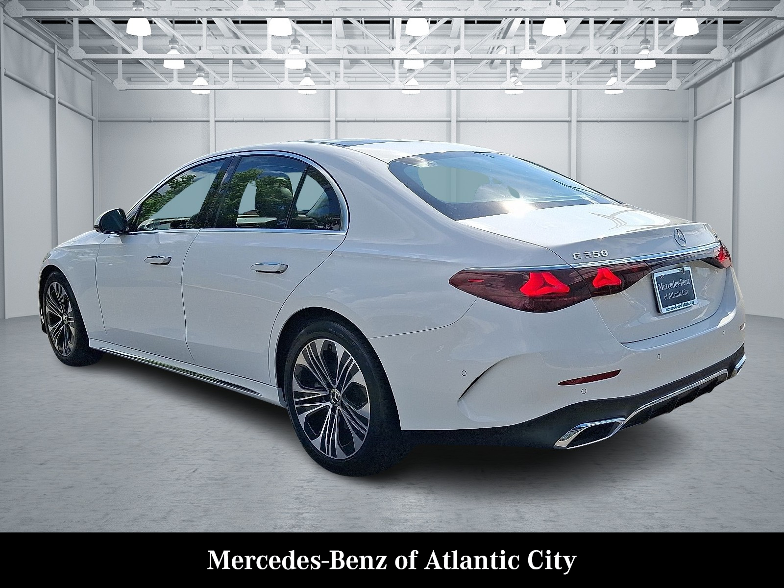 2025 Mercedes Benz E 350 4MATIC Sedan photo 4