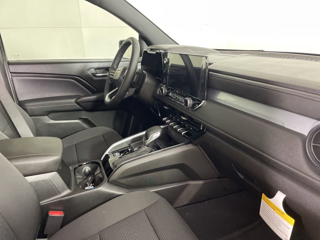 2026 Chevrolet Colorado LT photo 13