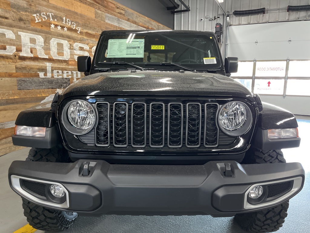 2025 Jeep Gladiator Sport photo 13