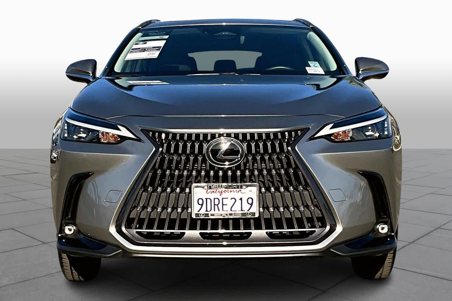 2023 Lexus NX 350h photo 3