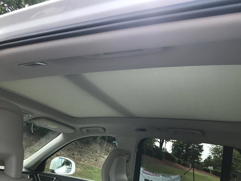 2020 Volvo XC90 T5 Momentum photo 12