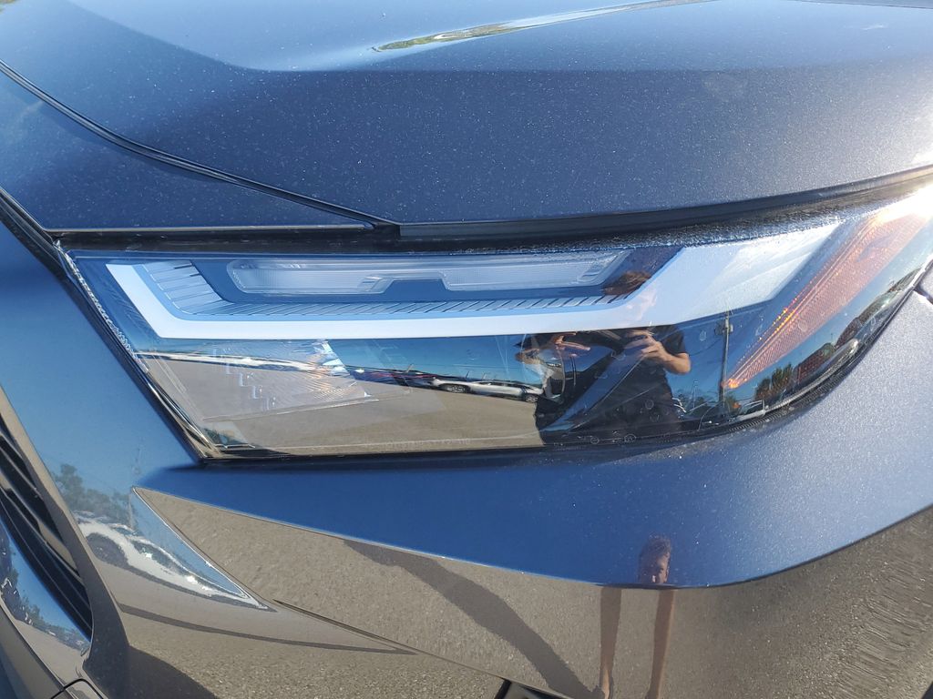 2025 Toyota RAV4 Hybrid XLE photo 11
