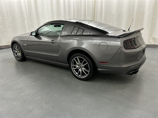 2013 Ford Mustang GT Premium photo 3