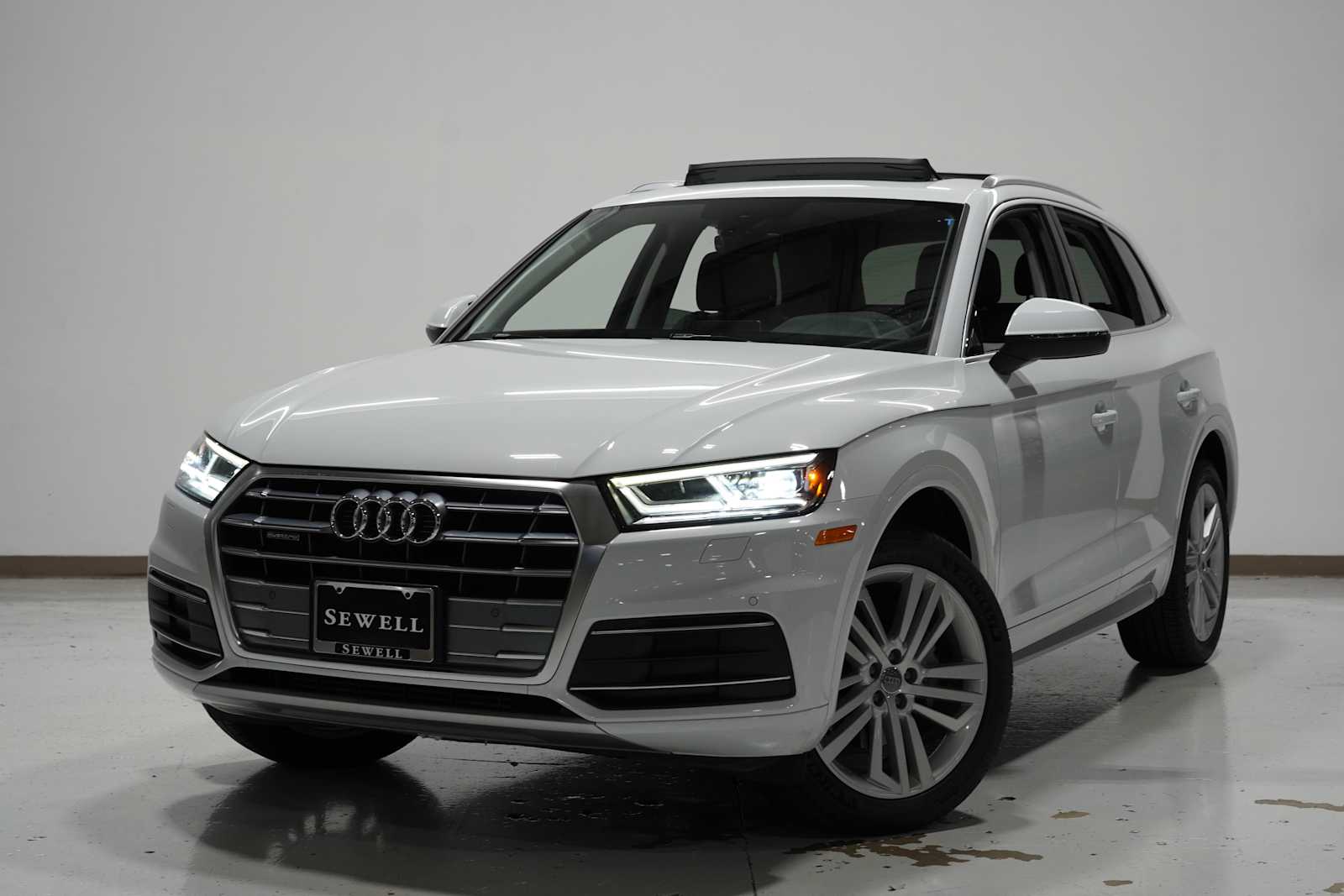 2019 Audi Q5 Premium Plus's photo