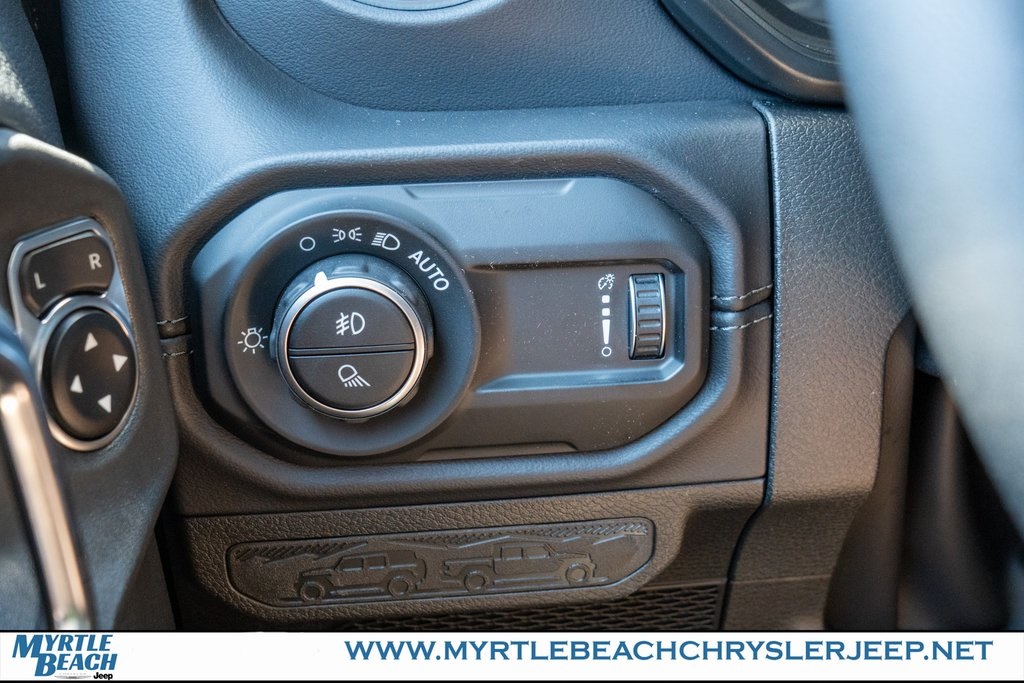 2025 Jeep Gladiator Sport photo 28
