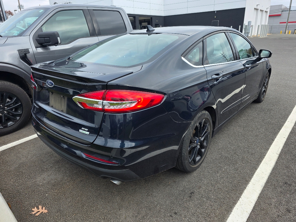 2020 Ford Fusion SE photo 3