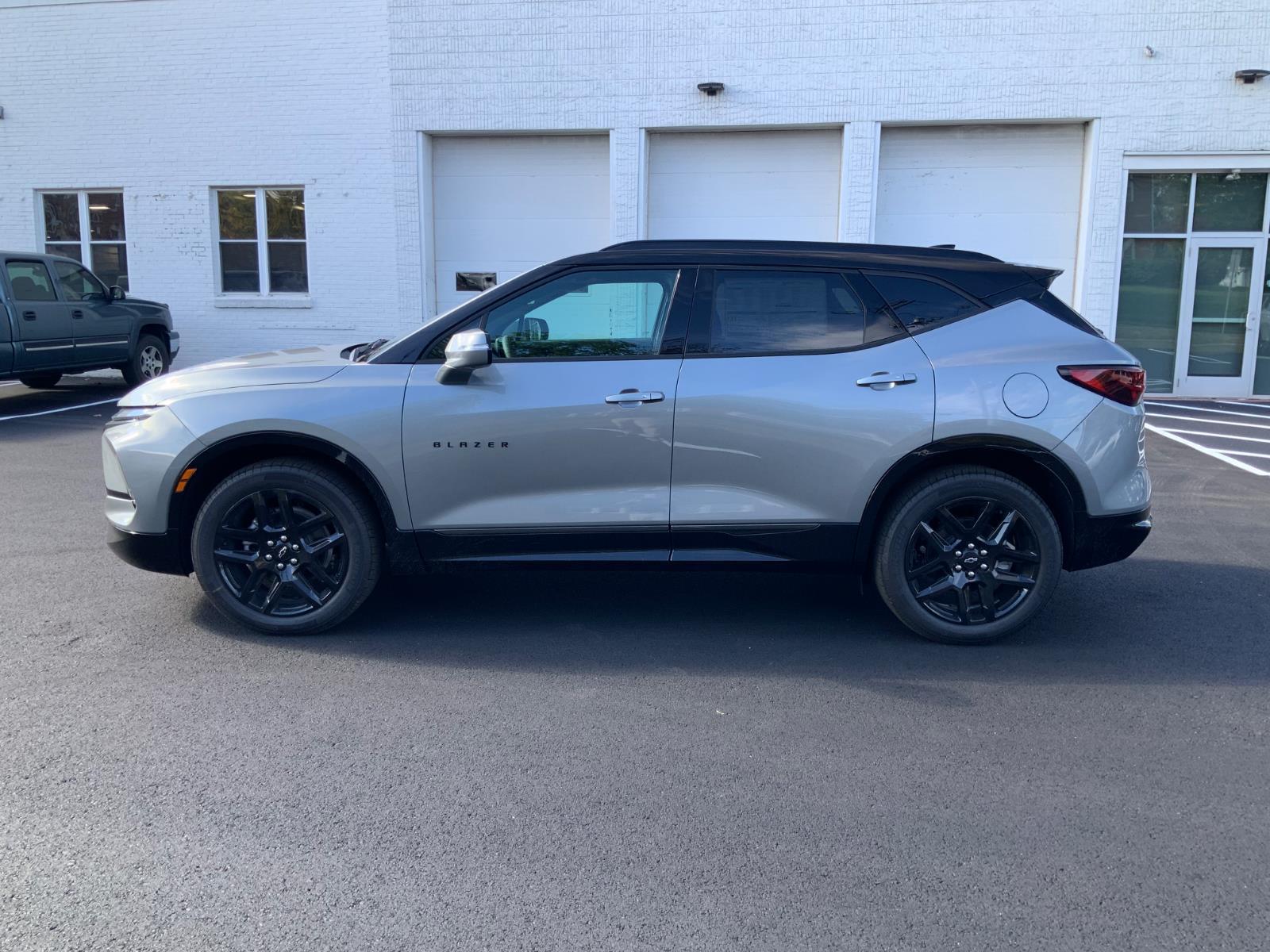 2025 Chevrolet Blazer RS photo 4