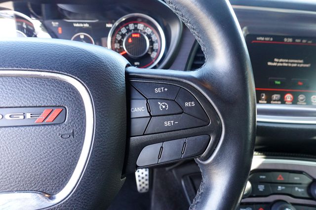 2015 Dodge Challenger R/T Scat Pack photo 19