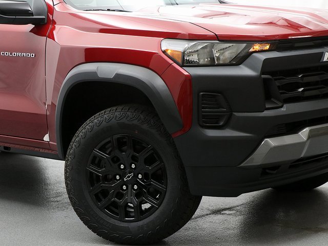 2026 Chevrolet Colorado Trail Boss photo 3