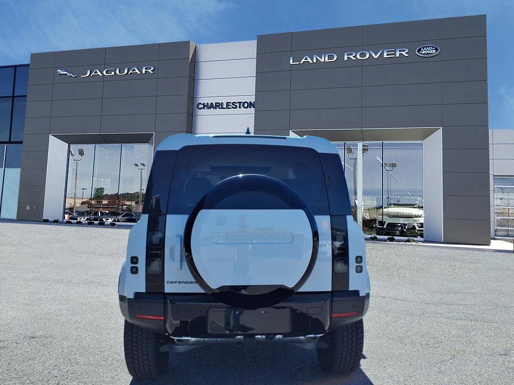 2026 Land Rover Defender 110 S photo 3