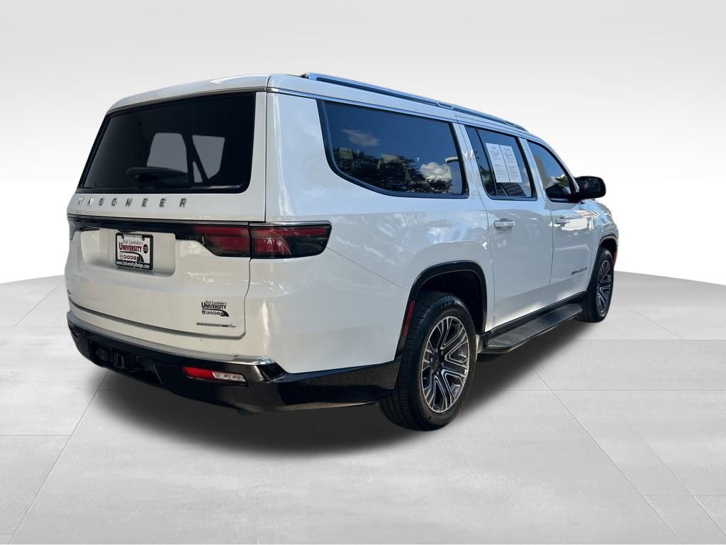 2023 Jeep Wagoneer L Series II photo 2