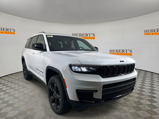 2025 Jeep Grand Cherokee Limited photo 3