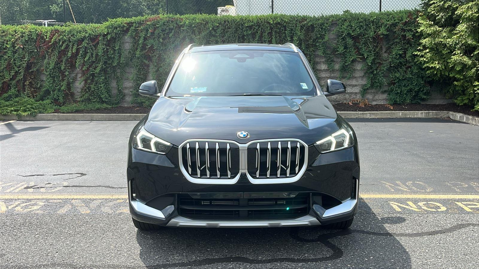 New 2025 Black Sapphire Metallic BMW xDrive28i image 2