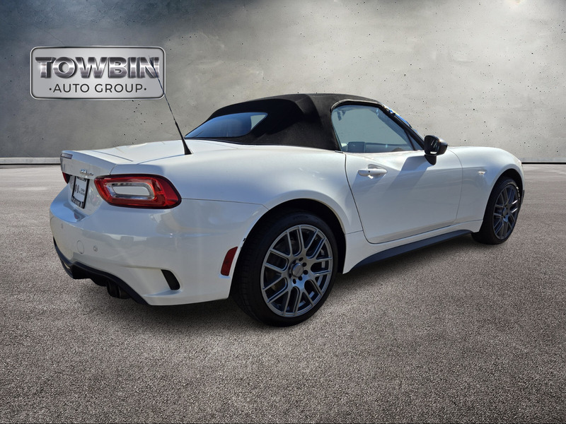 2020 Fiat 124 Spider Abarth photo 4