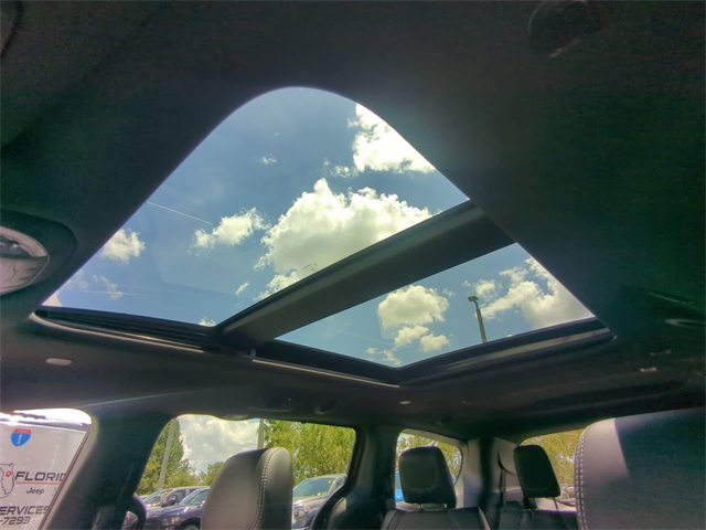 2026 Chrysler Pacifica photo 21