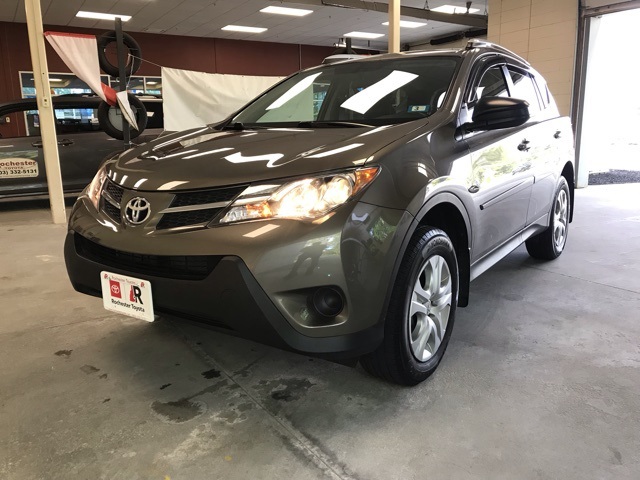 2015 Toyota RAV4 LE photo 7