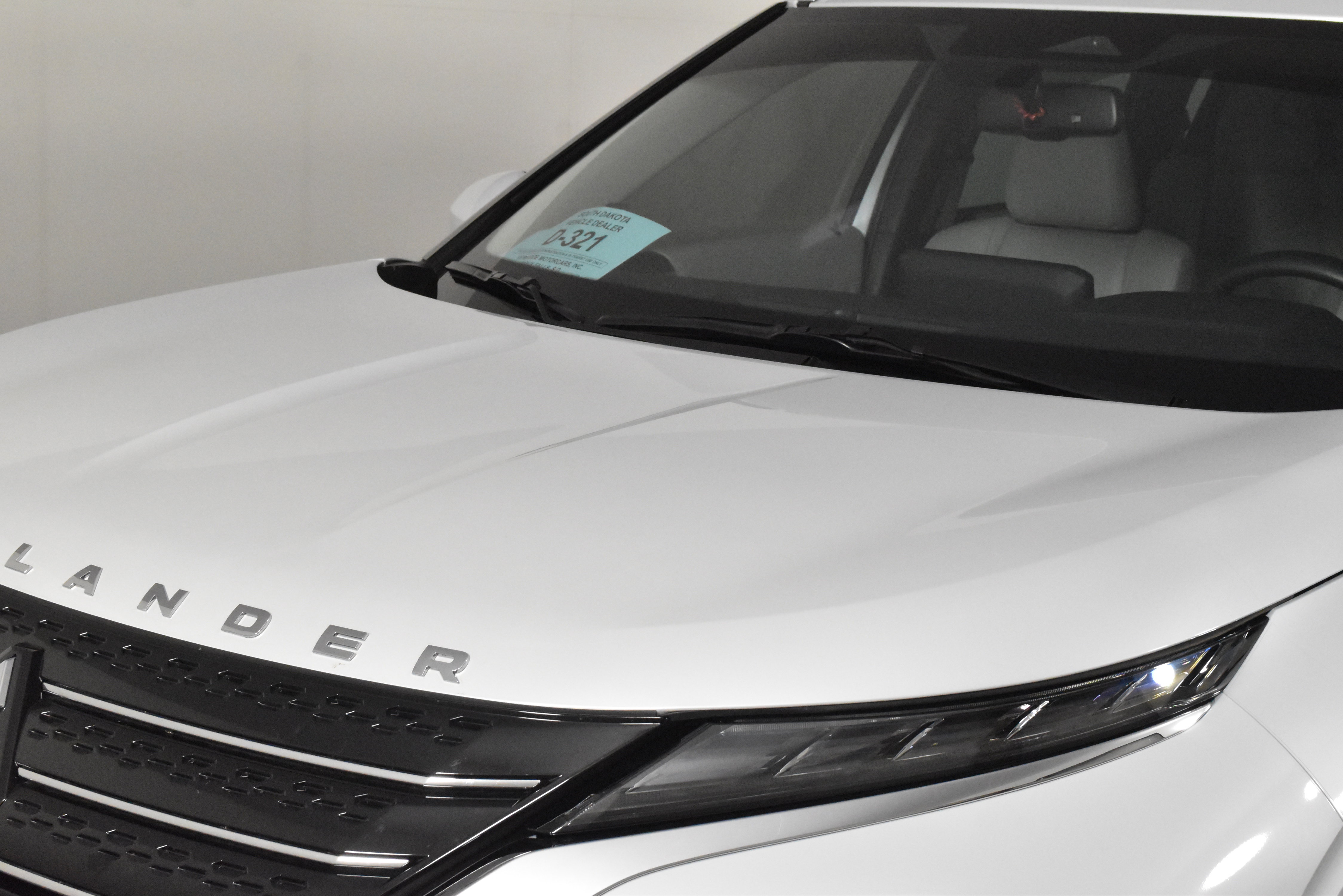 2023 Mitsubishi Outlander SEL 40th Anniversary Edition GT photo 2