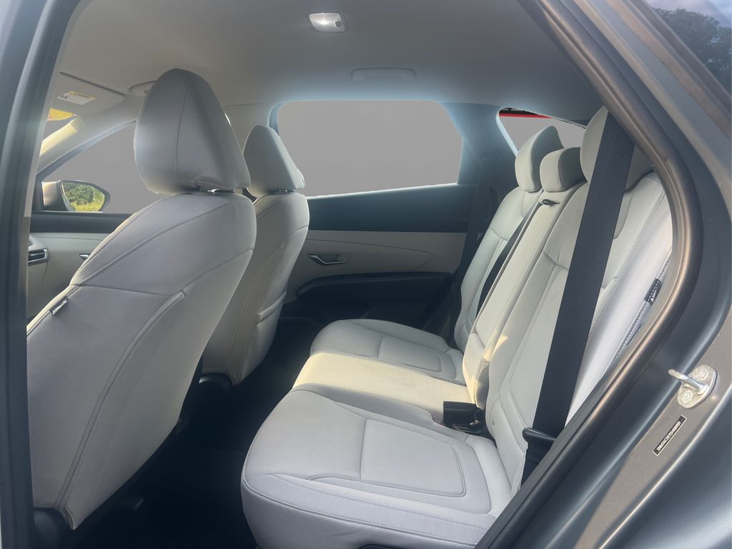 2025 Hyundai Tucson SE photo 10
