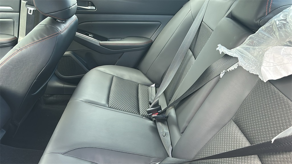 2025 Nissan Altima SR photo 26