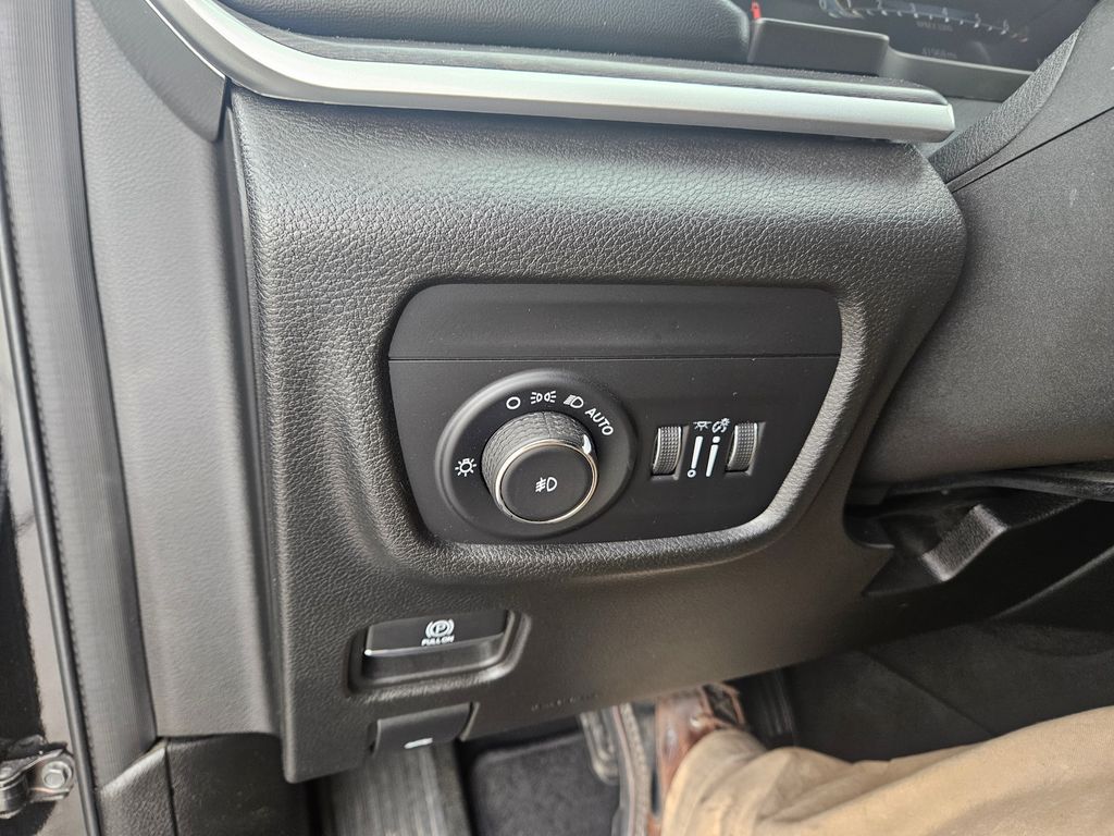 2022 Jeep Grand Cherokee Limited photo 13