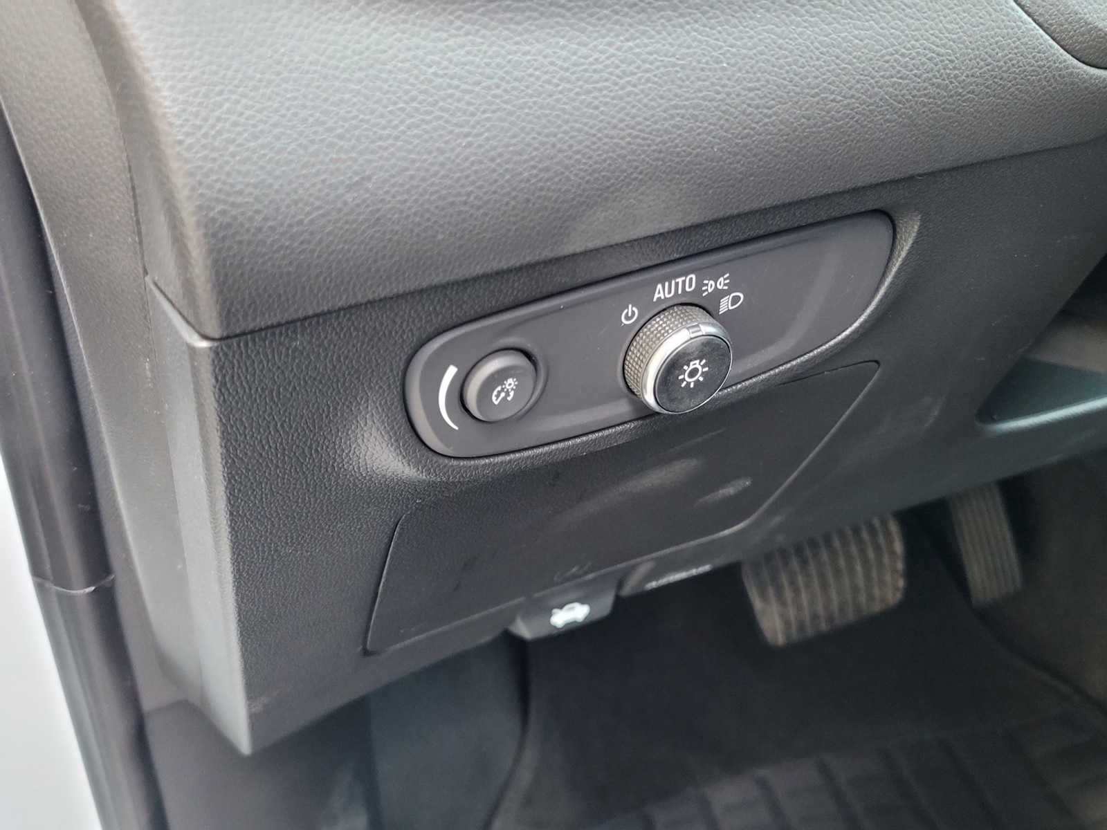 2024 Buick Encore GX Sport Touring photo 14