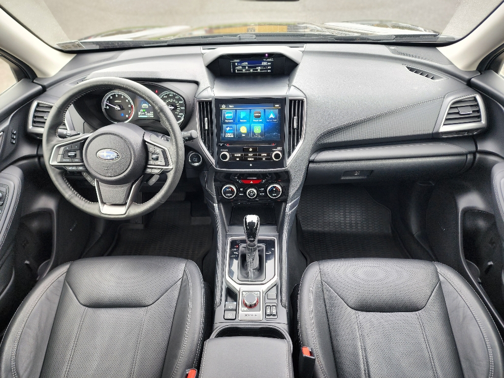 2022 Subaru Forester Touring photo 2