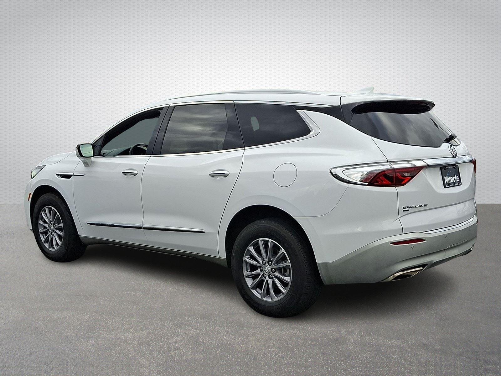 2023 Buick Enclave Essence photo 2