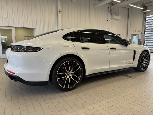 2023 Porsche Panamera 4 Platinum photo 3