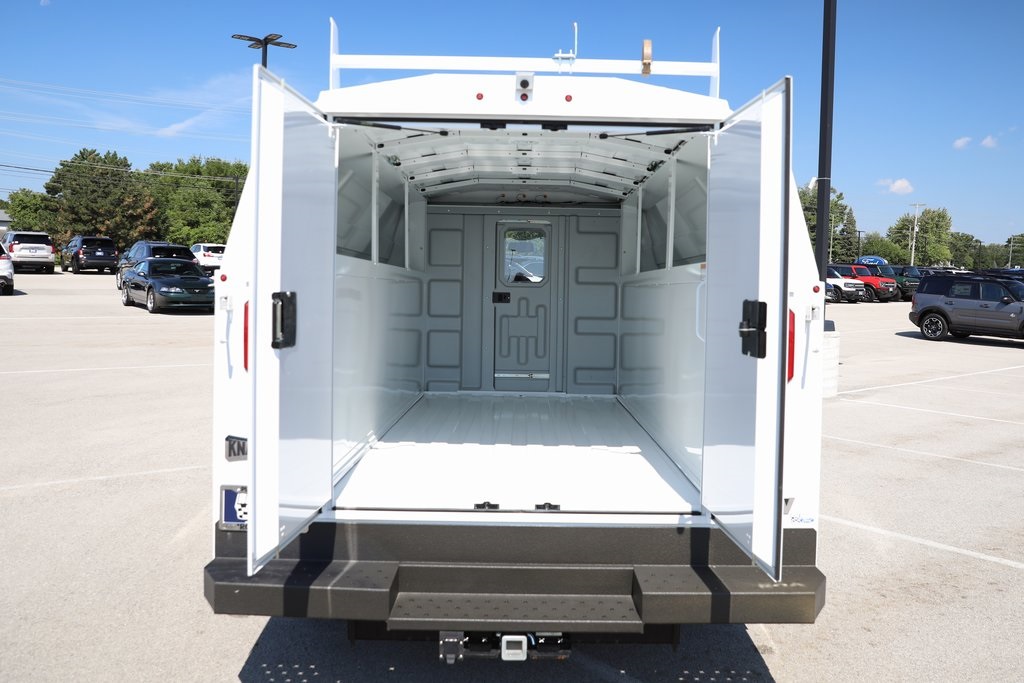 2025 Ford E-350 photo 17