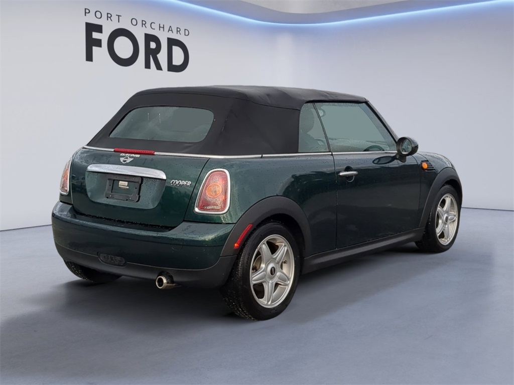 2009 Mini Cooper Base photo 4